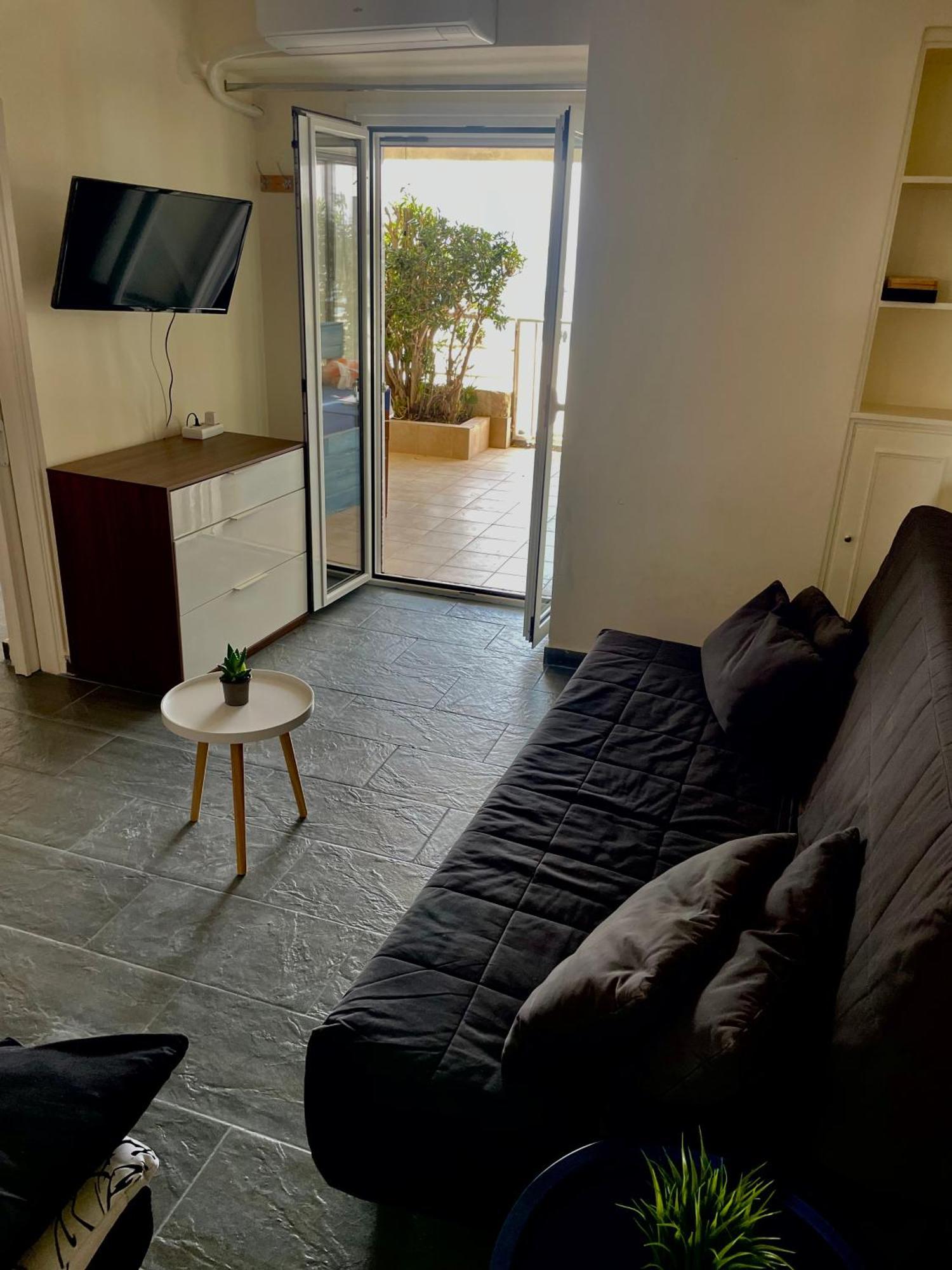 Sea La Vie - Beachfront Retreat Loutráki Eksteriør billede