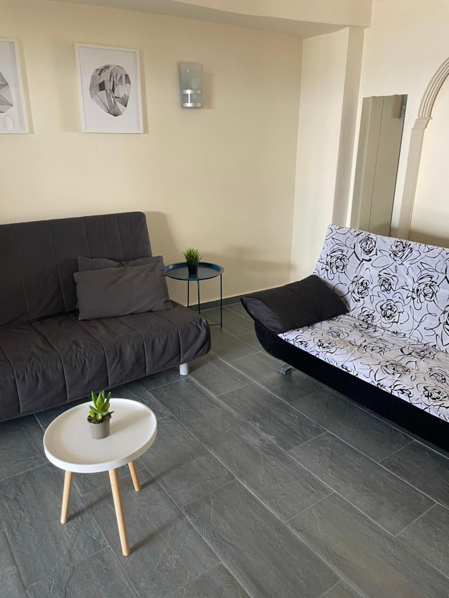 Sea La Vie - Beachfront Retreat Loutráki Eksteriør billede